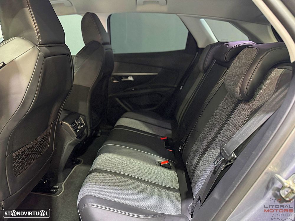Peugeot 3008 1.2 PureTech Allure EAT6 - 17