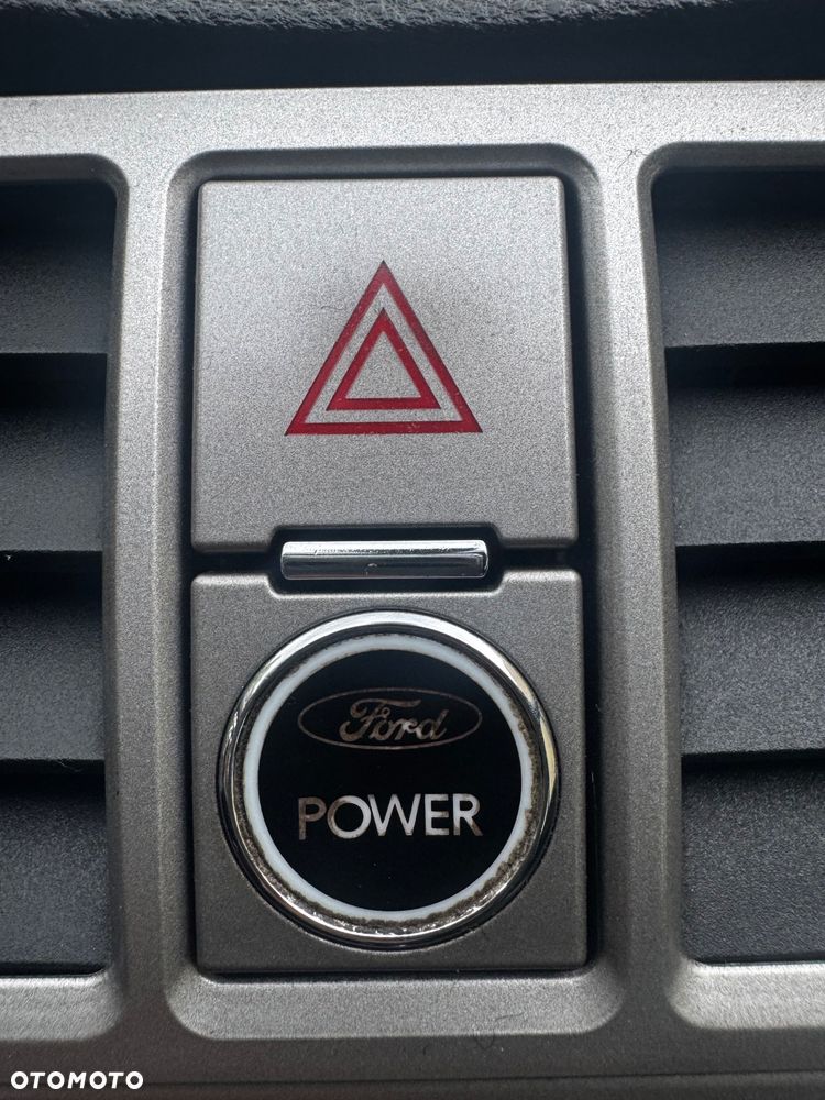 Ford Kuga - 8