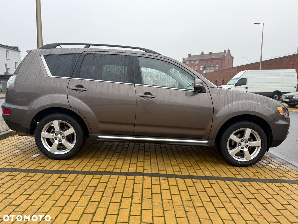 Mitsubishi Outlander 2.0 2WD Invite - 4