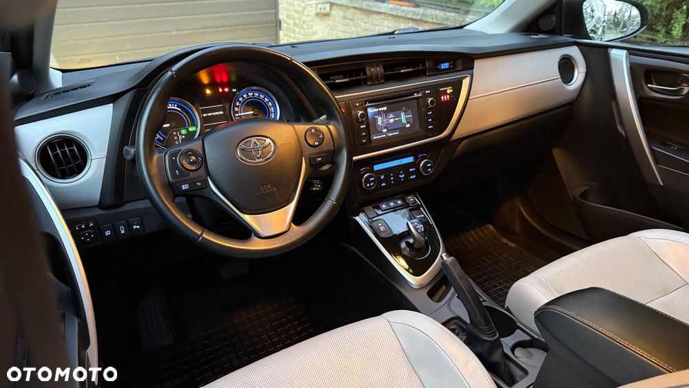 Toyota Auris 1.8 HSD Prestige NAVI - 12