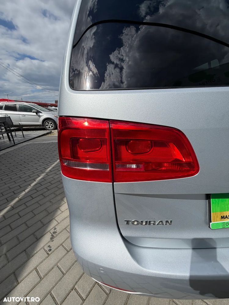 Volkswagen Touran - 16