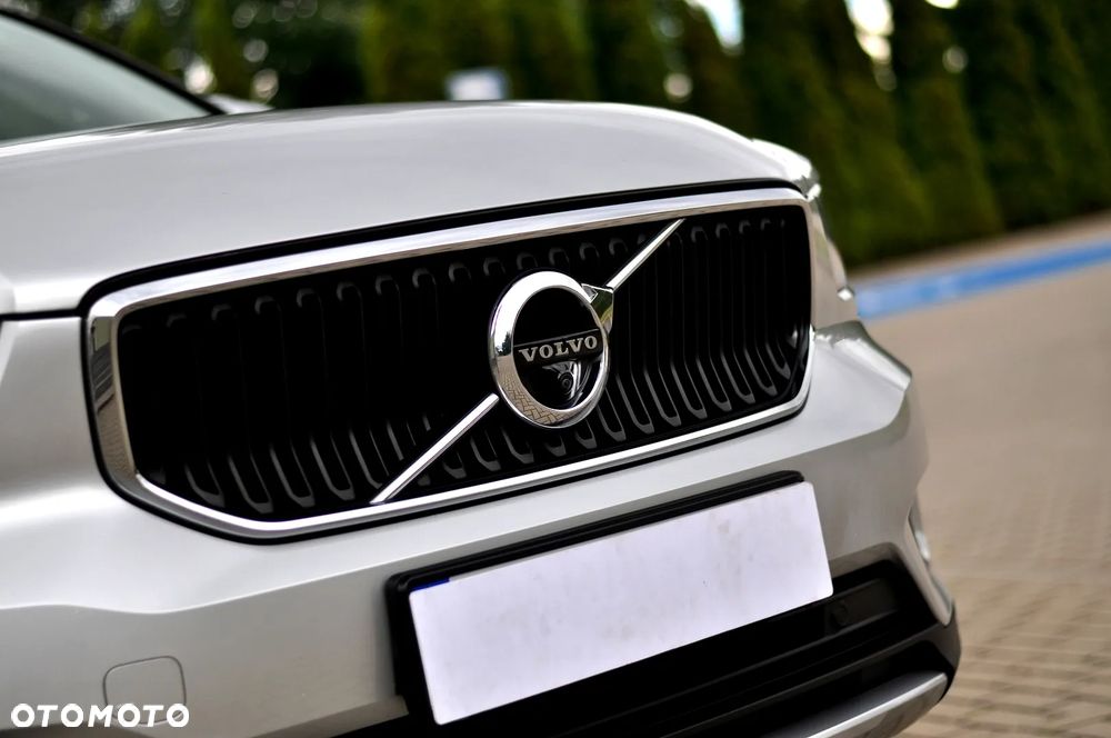 Volvo XC 40 T3 Momentum Pro - 4