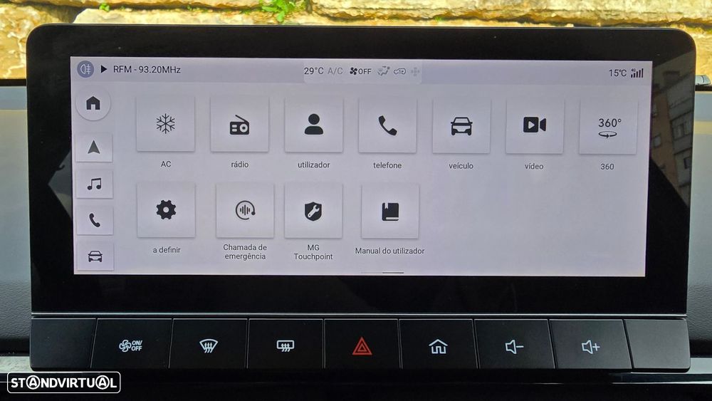 MG MG4 64 kWh Luxury - 38