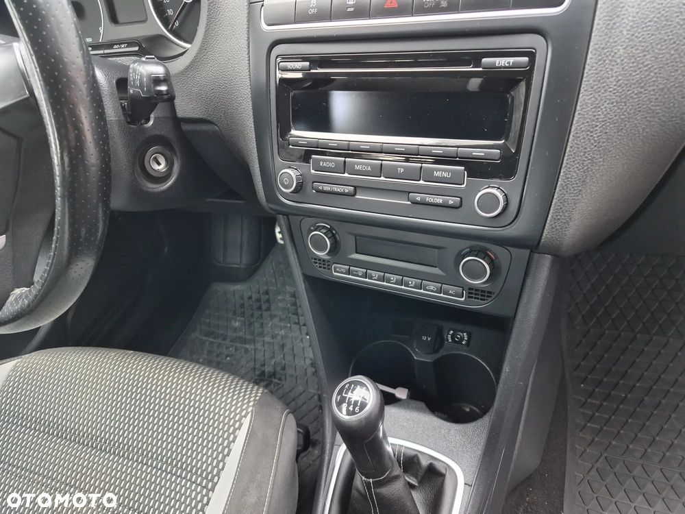 Volkswagen Polo - 8