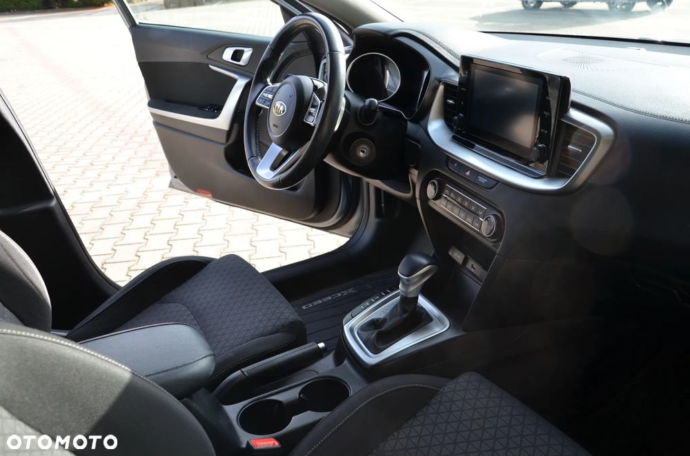 Kia XCeed - 29