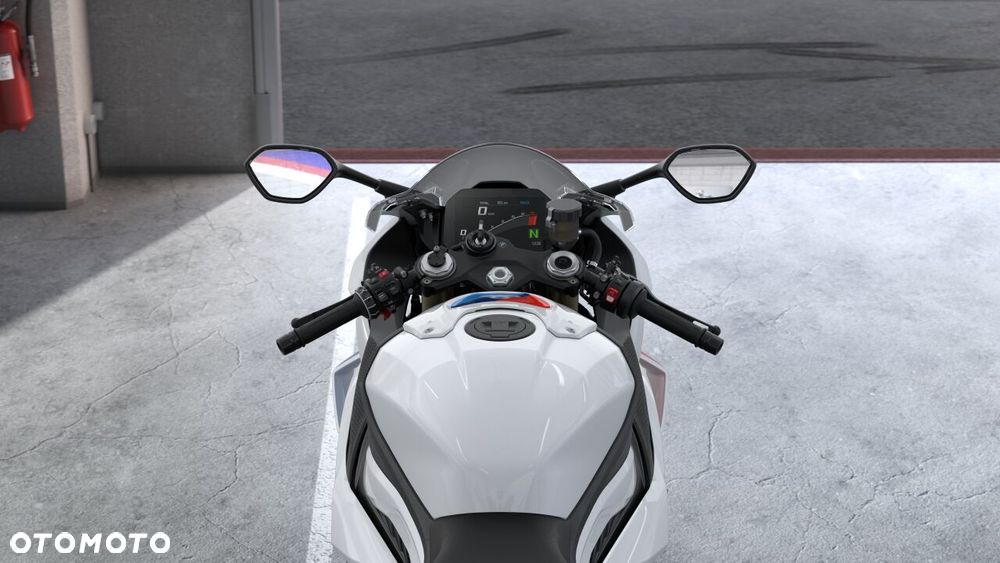 BMW S - 9