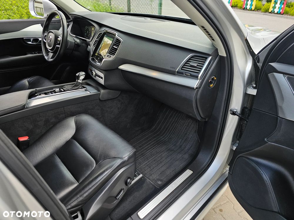 Volvo XC 90 D5 AWD Geartronic Kinetic - 11