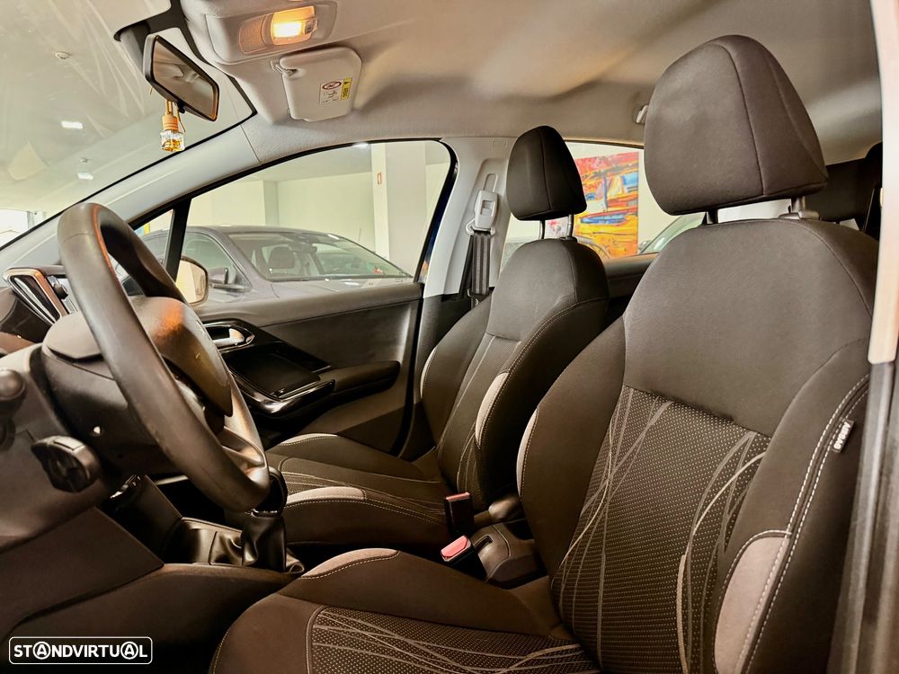 Peugeot 208 82 PureTech Style - 10