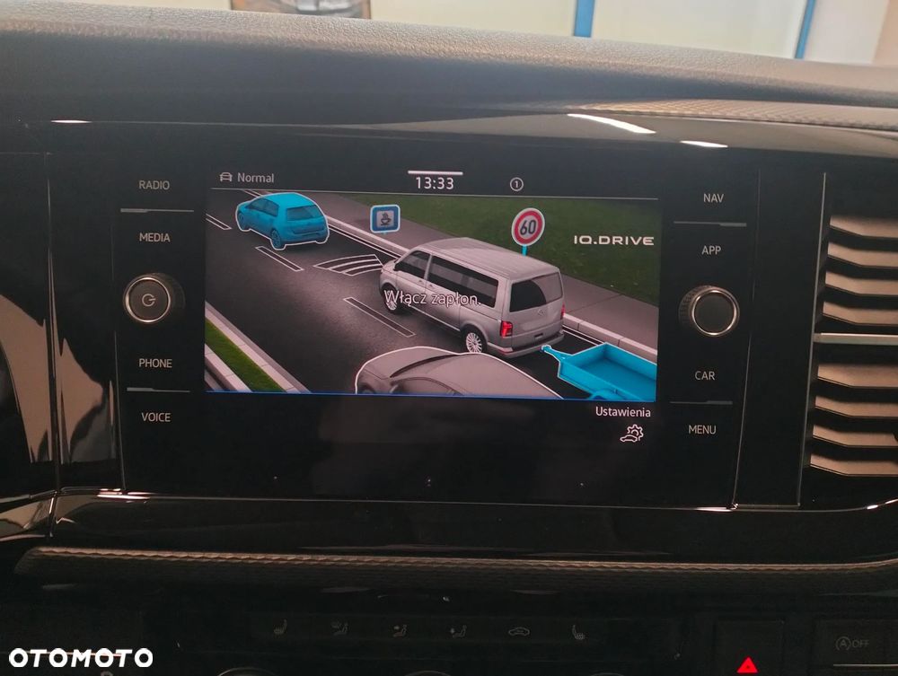 Volkswagen Multivan - 23