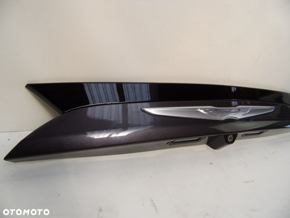 CHRYSLER PACIFICA 16-  BLENDA KLAPY BAGAŻNIKA - 2