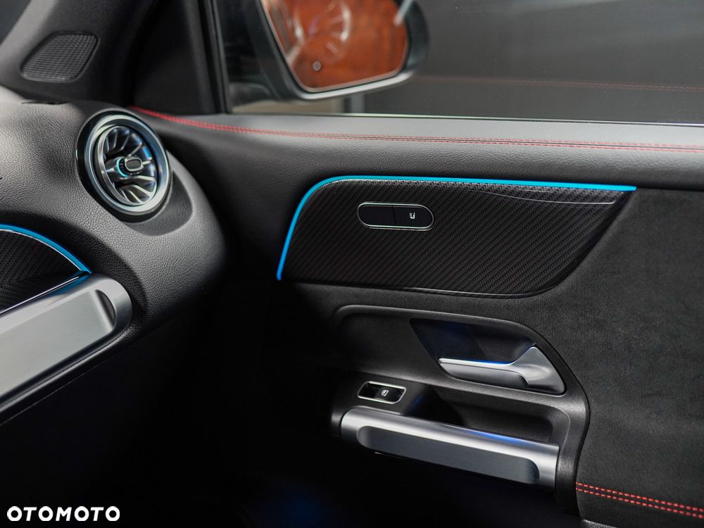 Mercedes-Benz GLB 200 AMG Line 7G-DCT - 27