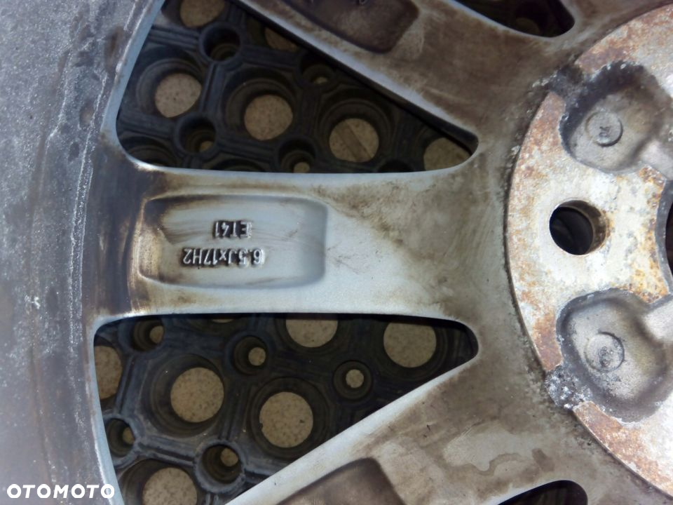 VW FELGA ALUMINIOWA 17 - 3