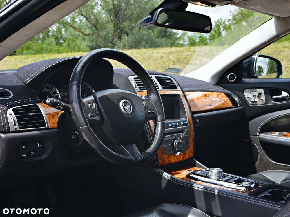 Jaguar XK 5.0 V8 Portfolio - 8