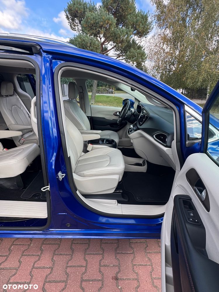 Chrysler Pacifica - 6