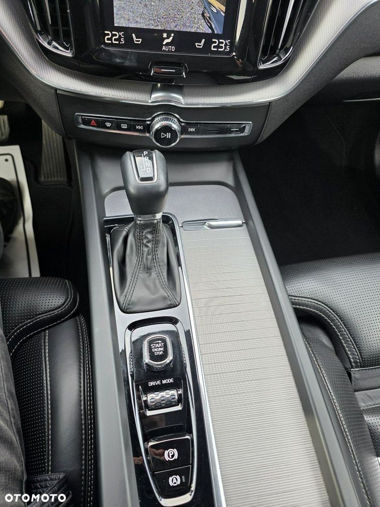 Volvo XC 60 D5 SCR AWD Inscription - 20