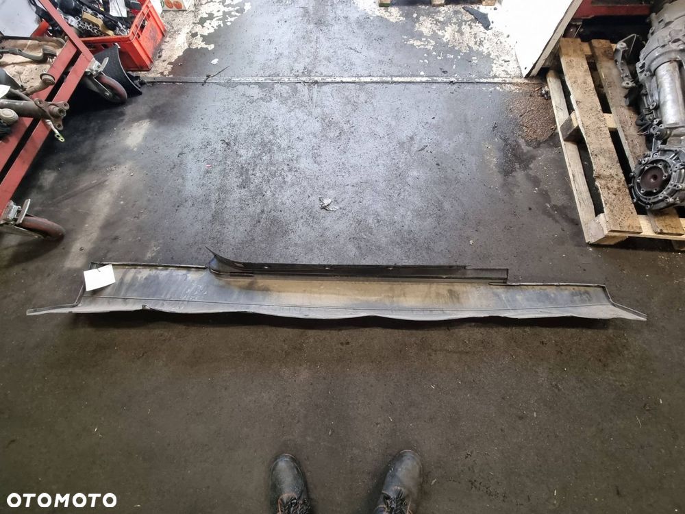 LISTWA BOCZNA LEWA MASERATI GRANTURISMO S 080093800 - 3