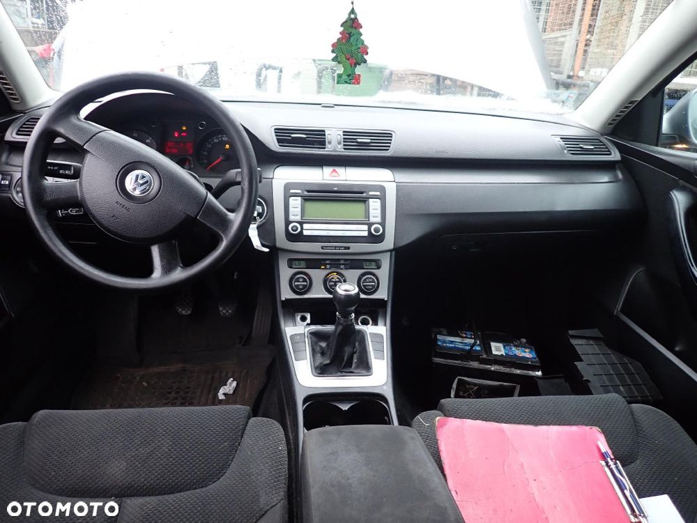 CZĘŚCI - Vw Passat B6 1,9 TDI 105KM BLS KOMBI 5B HNV lakier LA7T 2006r. INDEX - 9790 - 10
