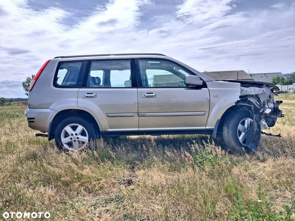 Nissan X-Trail 2.5 4x4 Elegance - 4