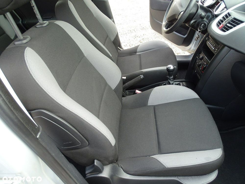 Peugeot 207 - 10