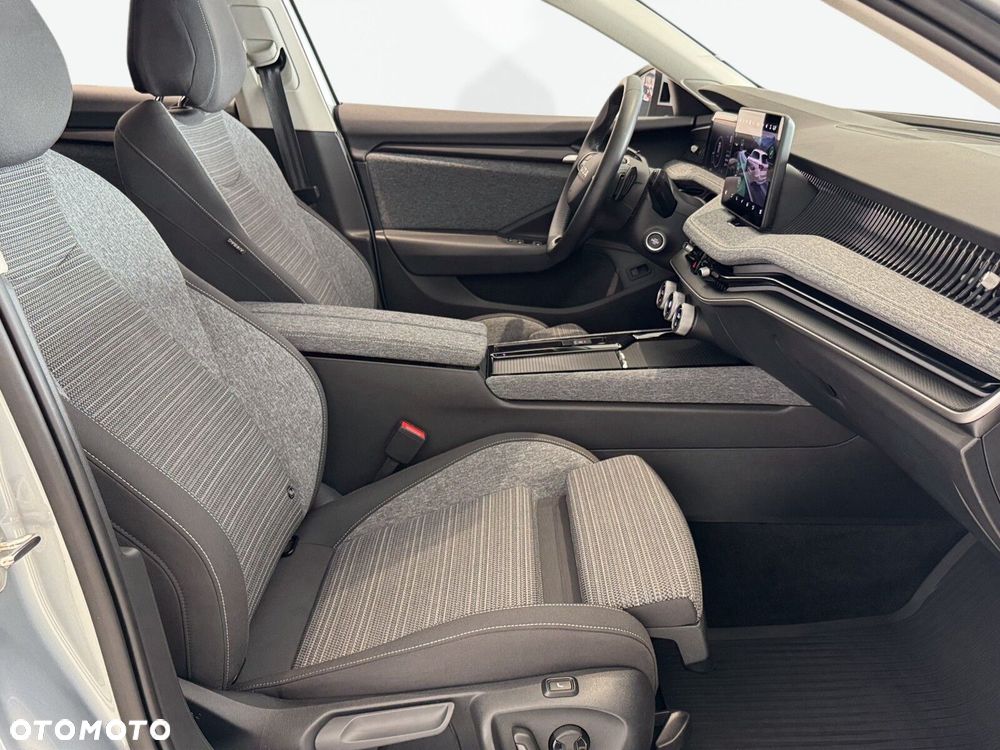Skoda Superb 2.0 TDI SCR Selection DSG - 20