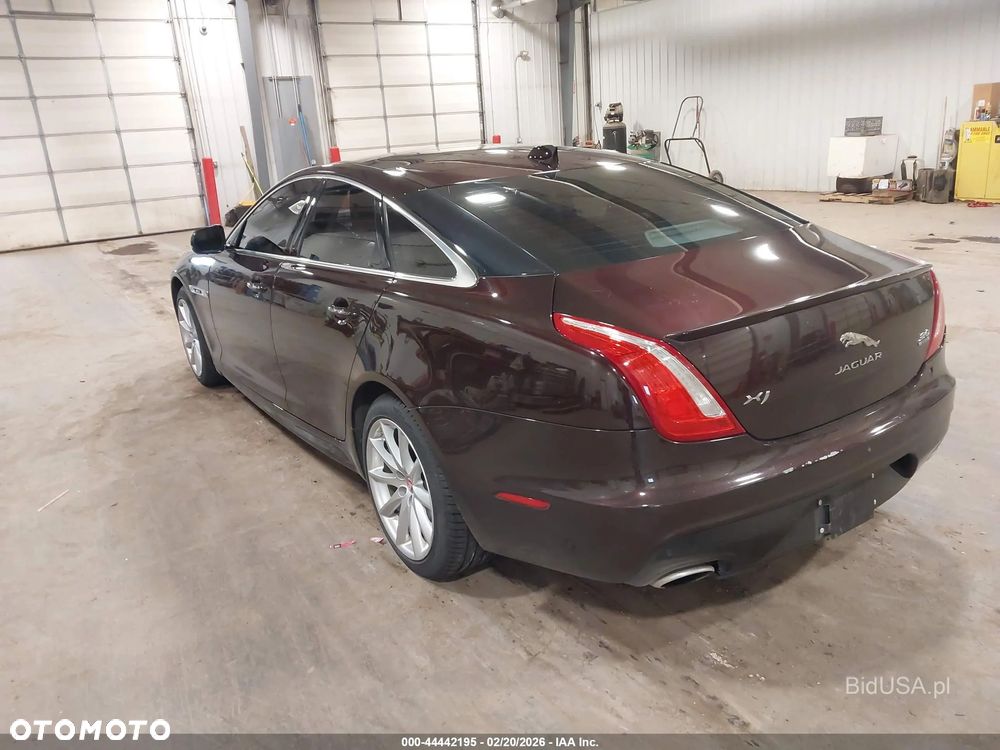 Jaguar XJ 3.0 V6 Kompressor AWD R-Sport - 3