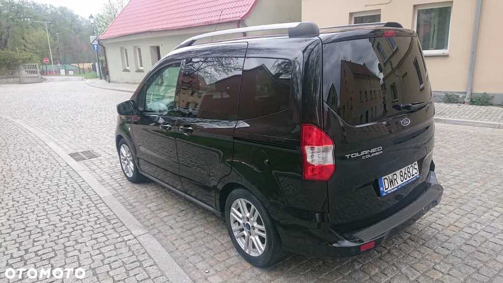 Ford Tourneo Courier 1.0 EcoBoost Titanium - 4