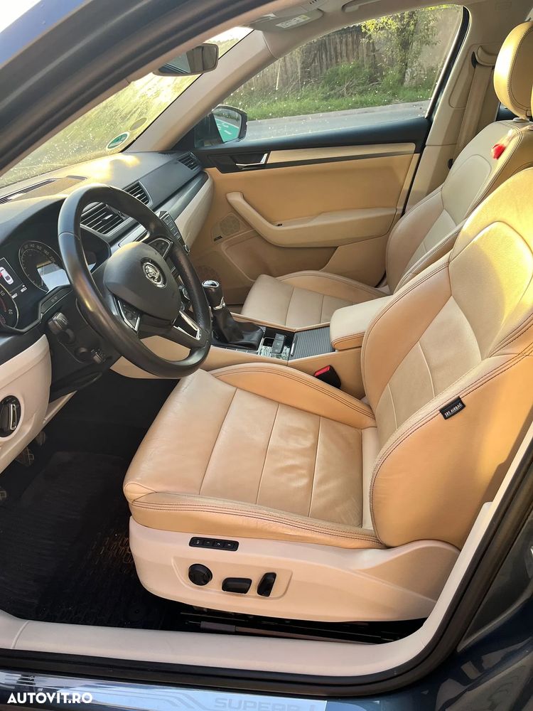 Skoda Superb 2.0 TDI Premium Edition - 16