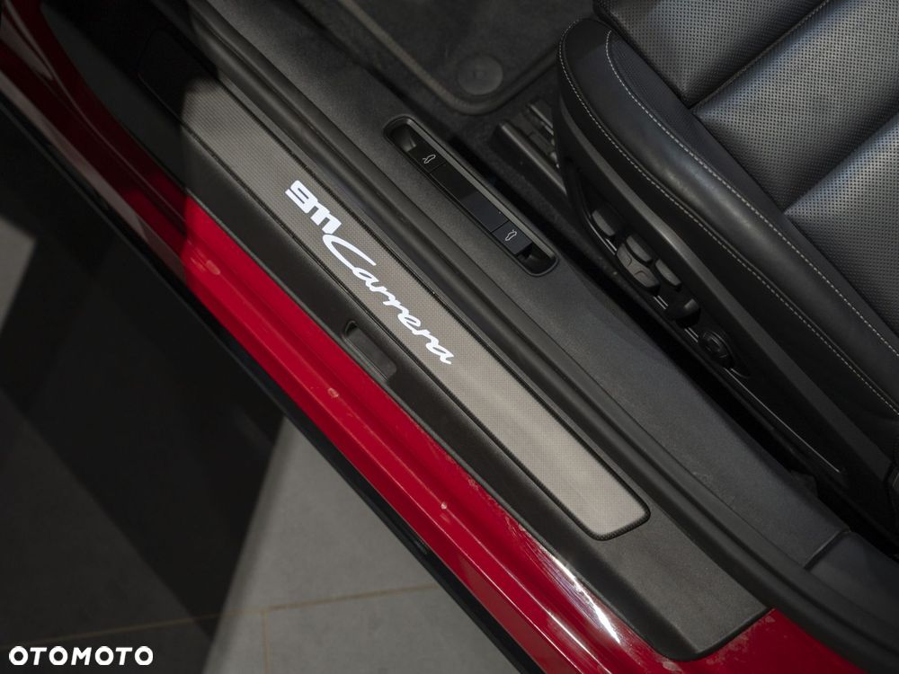 Porsche 911 Carrera - 24