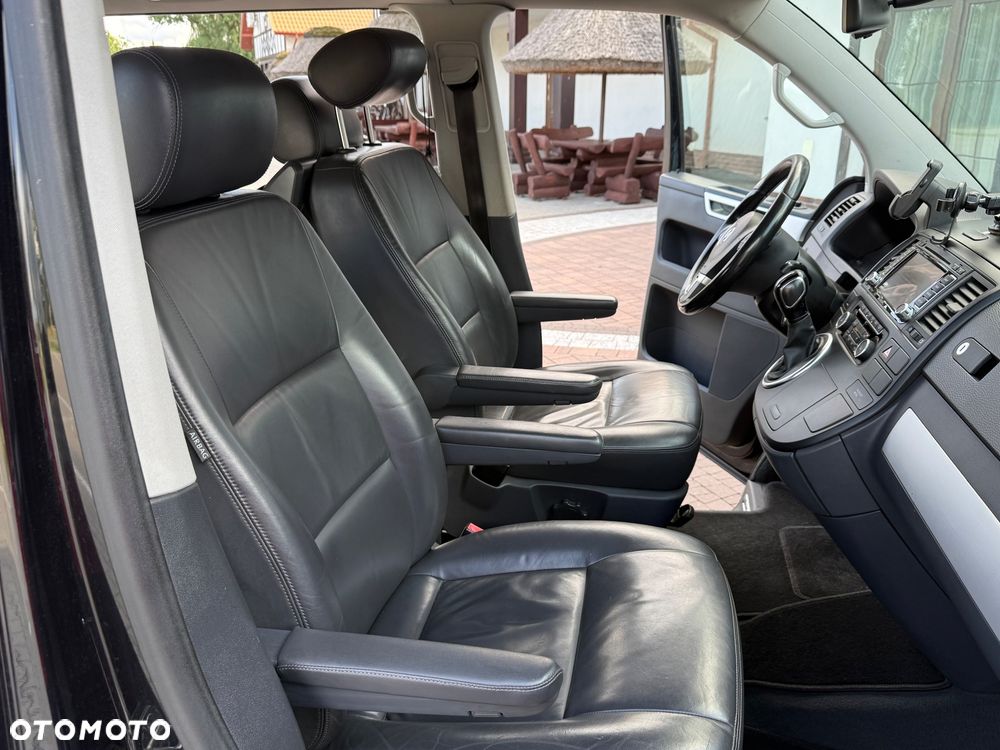 Volkswagen Multivan - 32