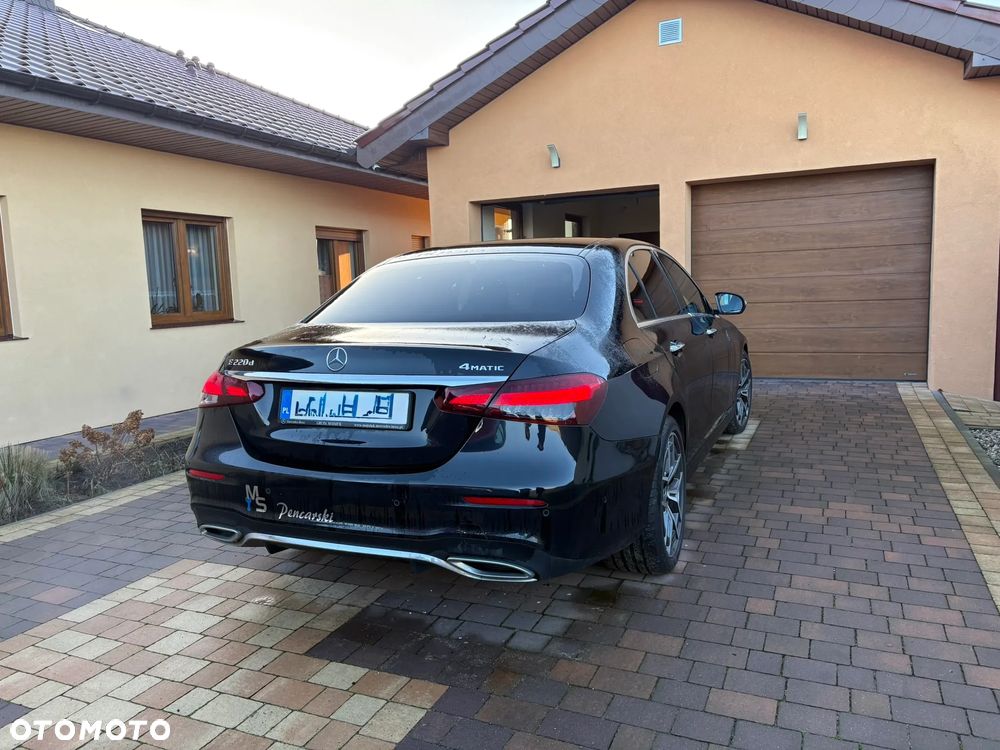 Mercedes-Benz Klasa E 220 d 4-Matic - 4