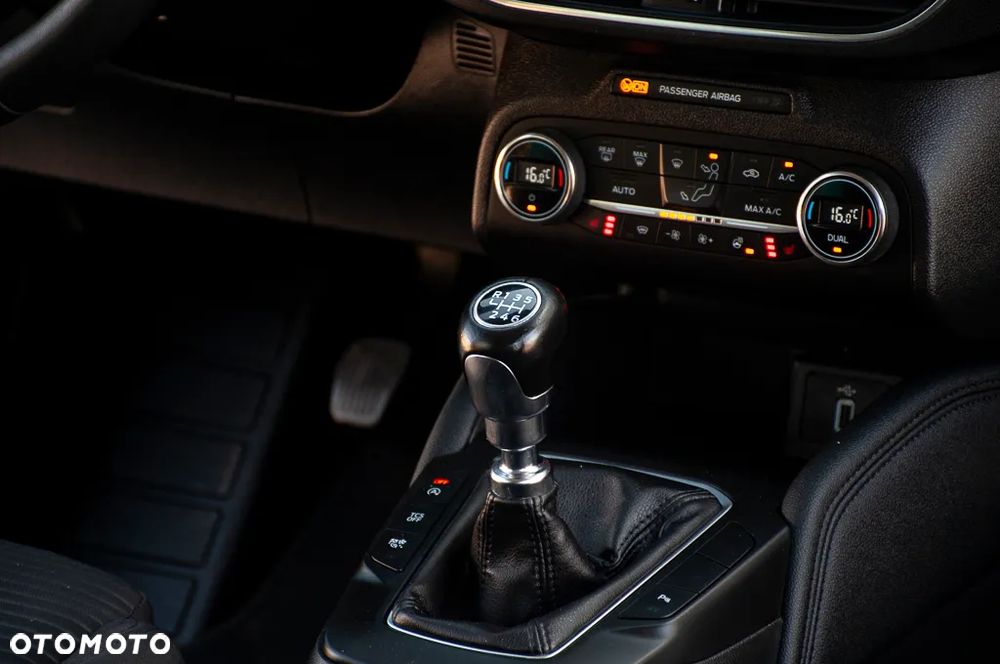 Ford Focus 1.5 EcoBlue Titanium - 26