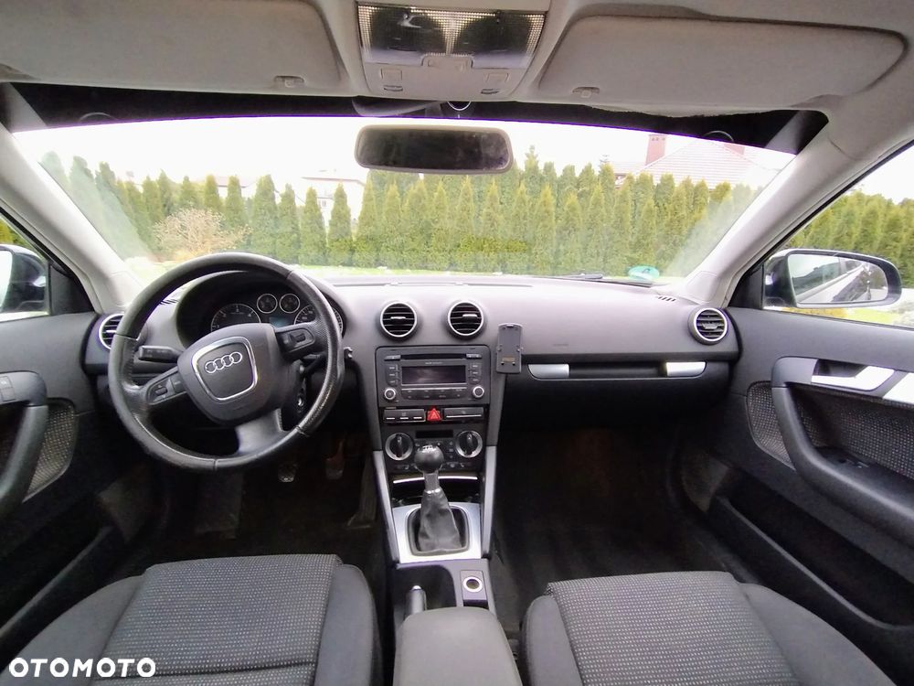 Audi A3 Sportback 2.0 TDI Ambiente - 23