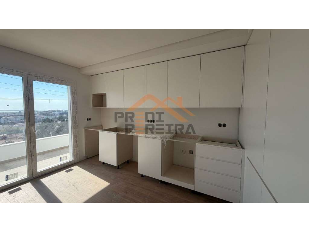 Apartamento T3, com dois estacionamentos, situados no ALVERCA PREST... - Grande imagem: 3/21