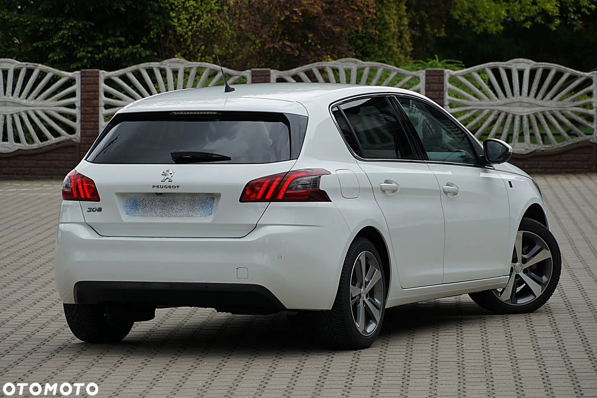 Peugeot 308 BlueHDi FAP 130 EAT8 Stop & Start Tech Edition - 13