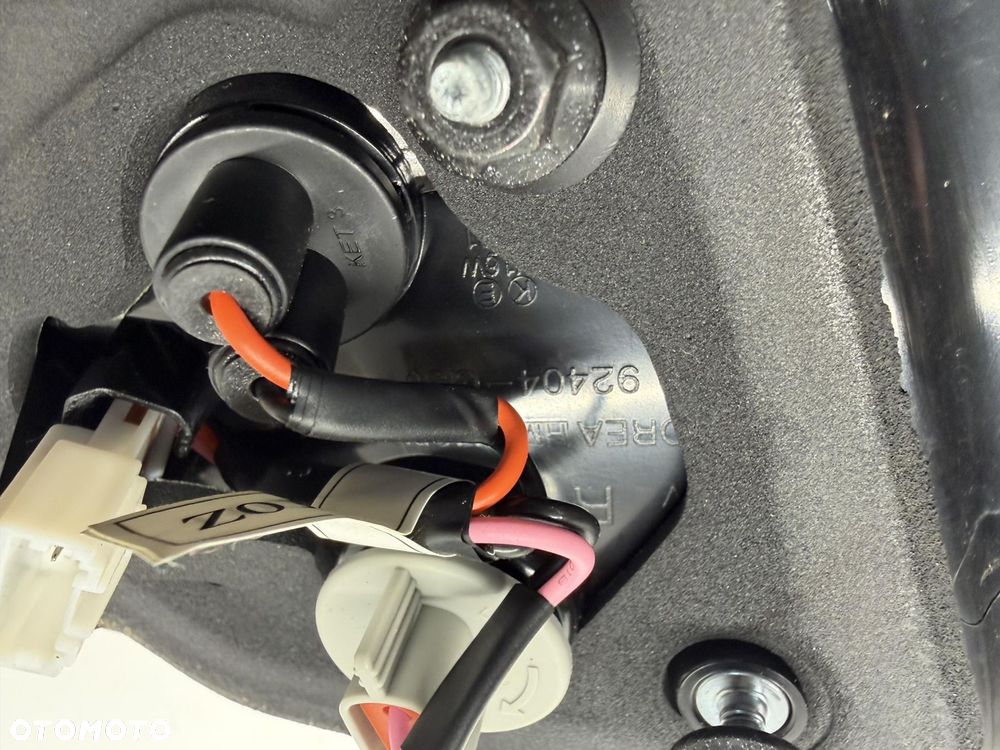 LAMPA PRAWA W KLAPE HYUNDAI I30 III  92404-G3000  2018- - 4