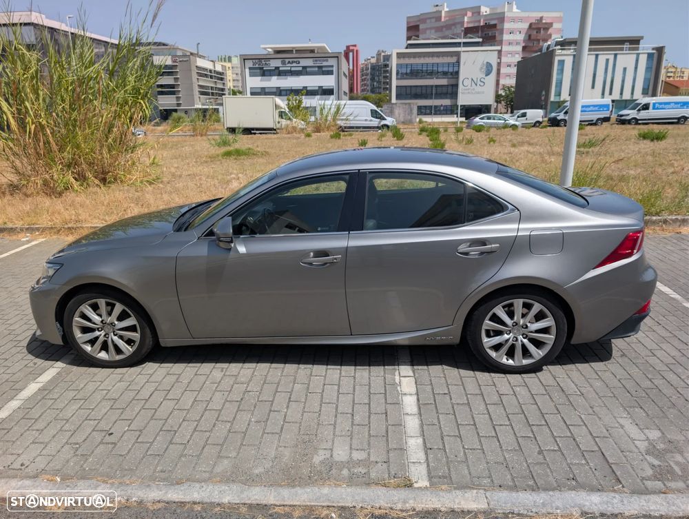 Lexus IS 300H Executive+ - 1