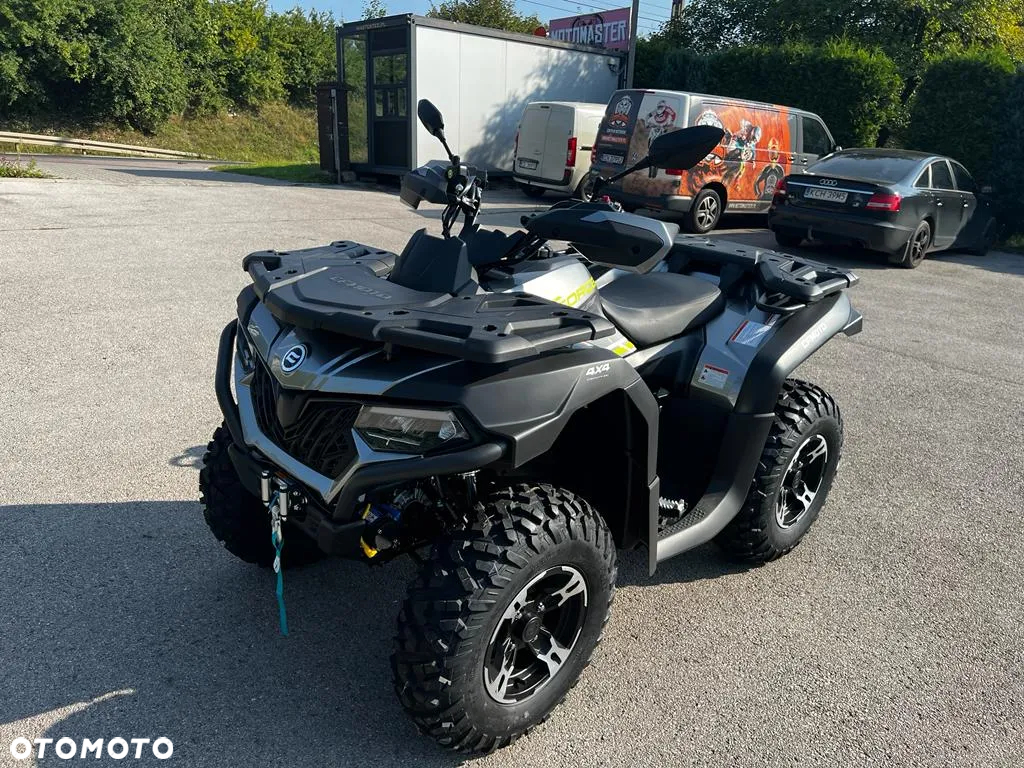 CFMoto CForce - 8