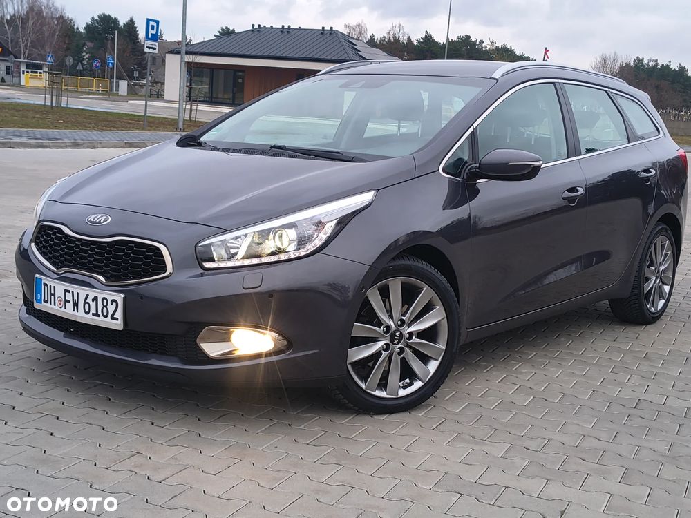 Kia Ceed 1.6 CRDi 128 Platinum Edition - 1