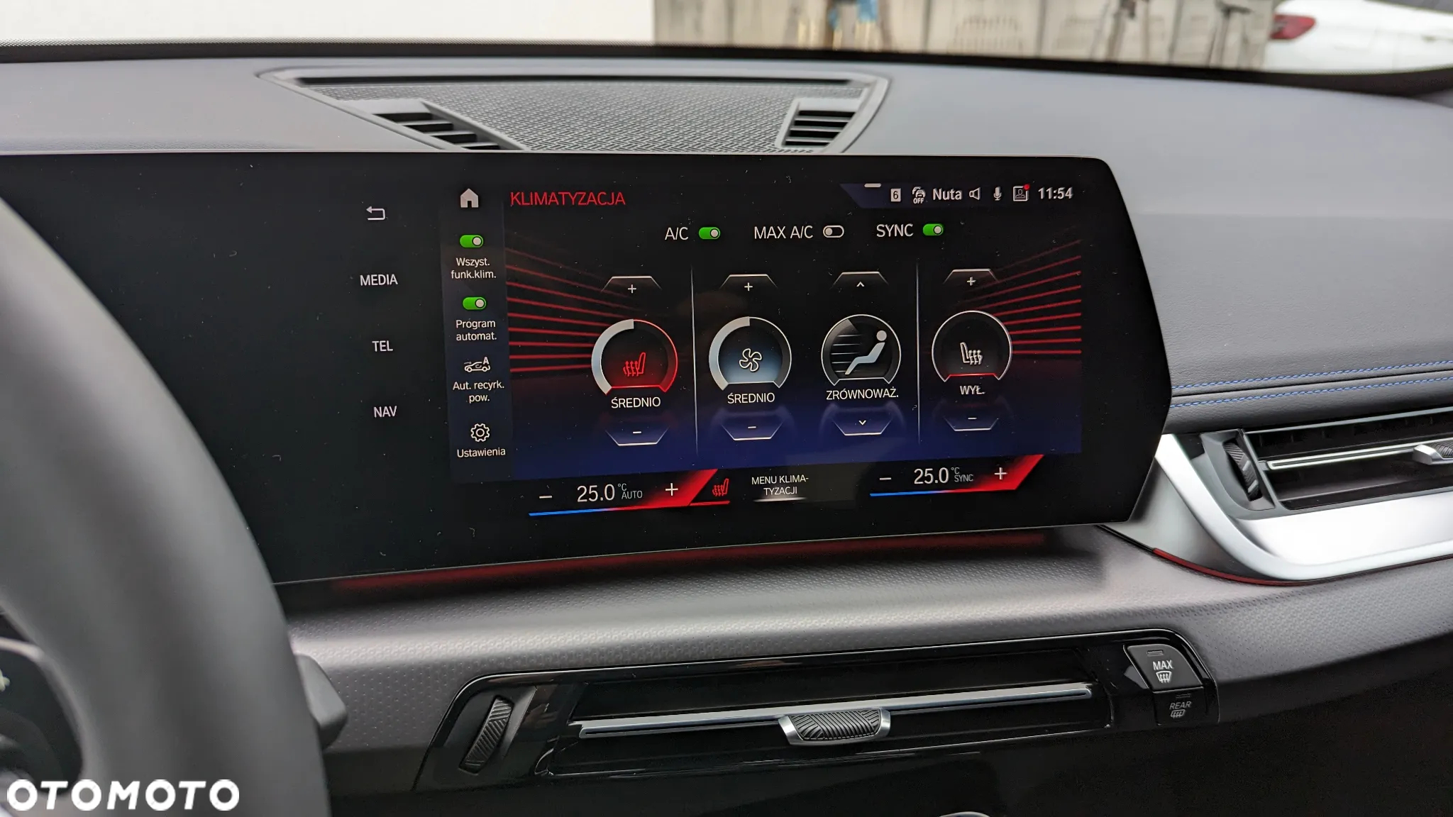 BMW iX1 xDrive30 66.5kWh M Sport - 9