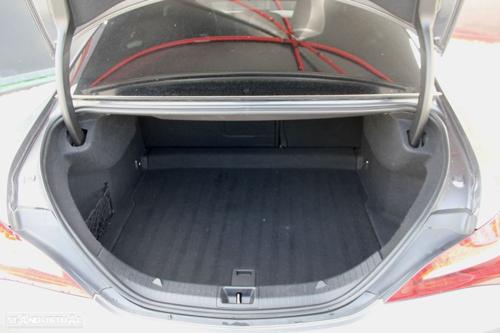 Mercedes-Benz CLA 180 d Shooting Brake Urban - 5
