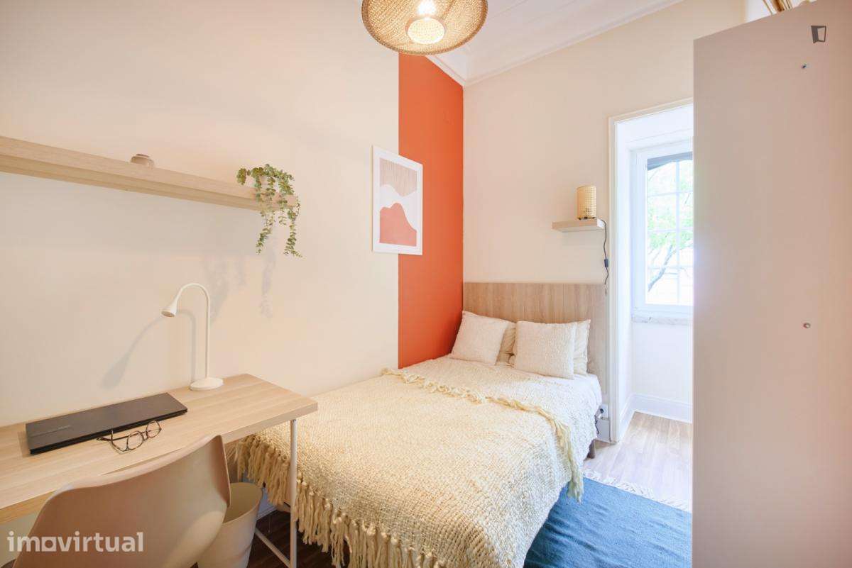 Quarto - localizado em Marquês de Pombal Lisbon - Grande imagem: 3/46