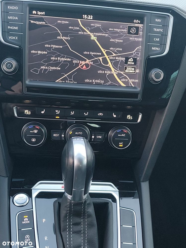 Volkswagen Passat 2.0 TDI Bi-Turbo BMT 4Mot Highline DSG - 11