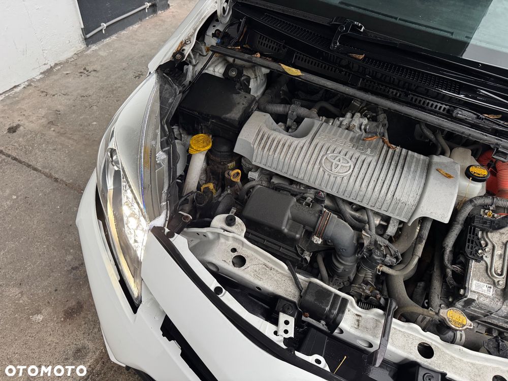 Toyota Yaris Hybrid 100 Premium - 34