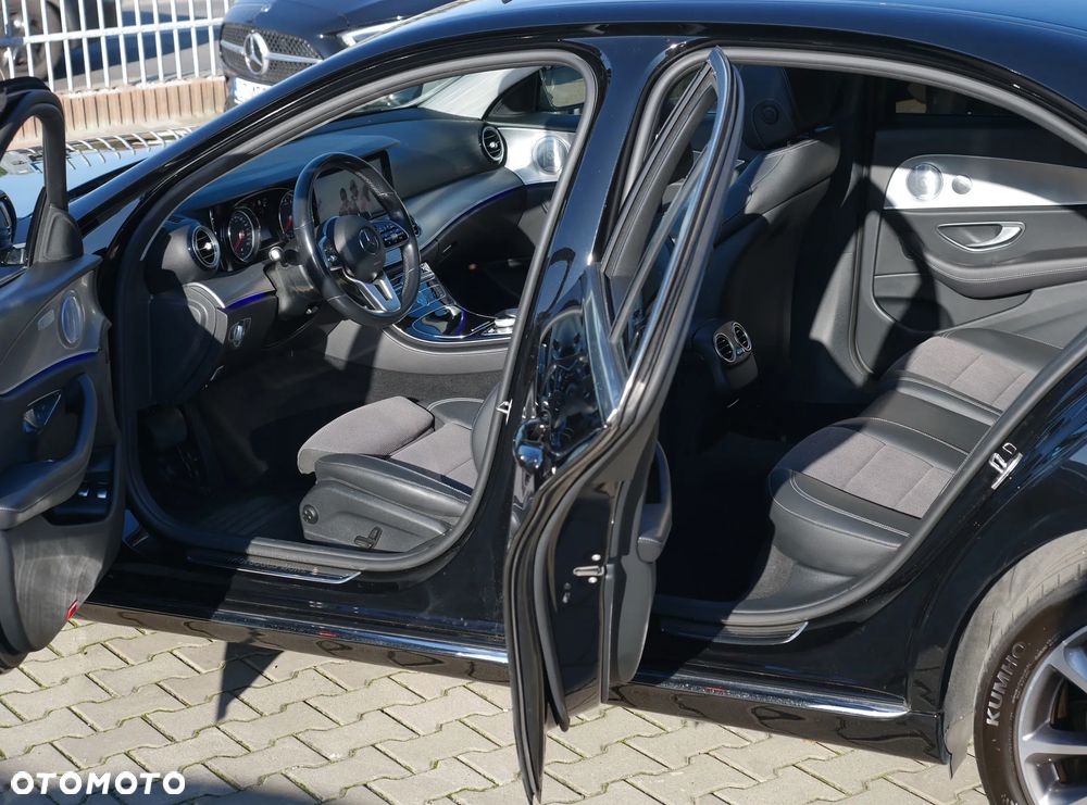 Mercedes-Benz Klasa E 300 9G-TRONIC Avantgarde - 11