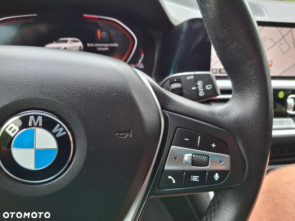 BMW Seria 3 318i Sport Line - 30