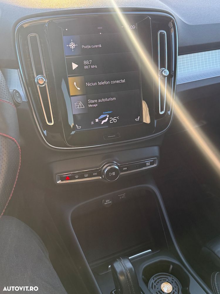 VOLVO XC40 2020 — imagine 7
