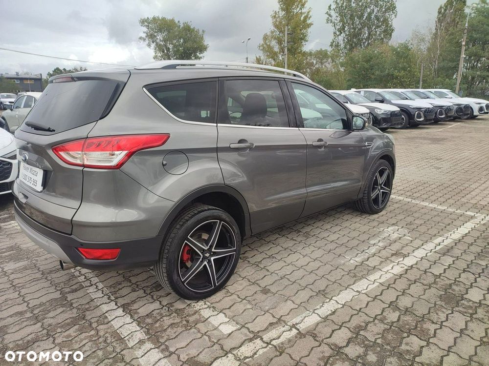 Ford Kuga 2.0 TDCi 2x4 Titanium - 14
