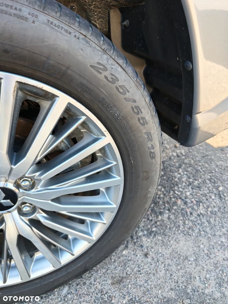 Mitsubishi Outlander 2.4 4WD Diamant+ - 23