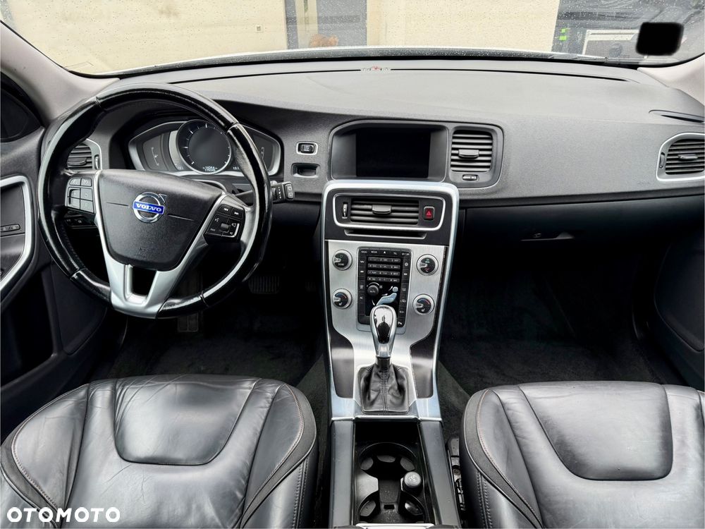 Volvo V60 D4 Drive-E Ocean Race - 13