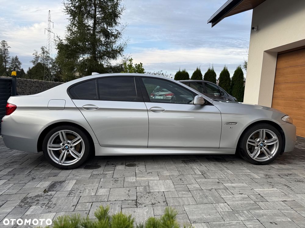 BMW Seria 5 525d xDrive - 10